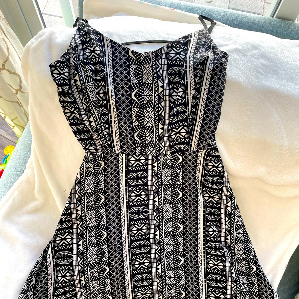 Black/white fun shirt dress